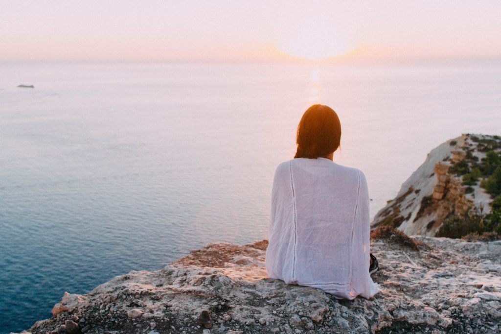 How to Build a Daily Meditation Habit: A Beginner’s Guide to Setting a Routine